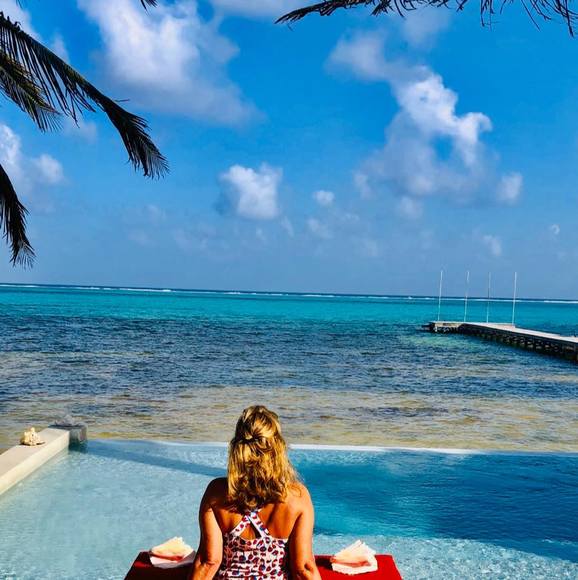 Meet your Posher, Julie - Picture 1 of 1